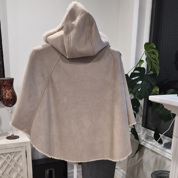 Cream Fleece Jacket - Picture 3 of 3